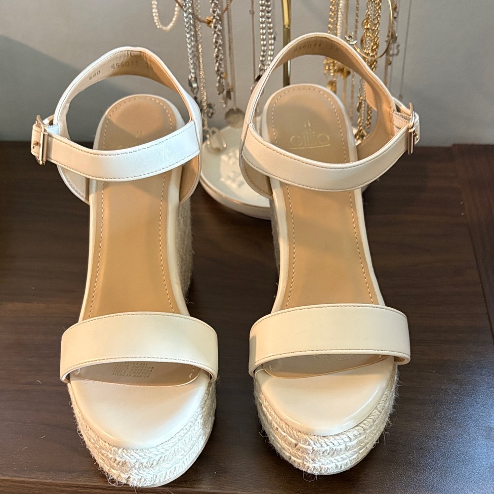 Chic Cream Espadrille Wedges